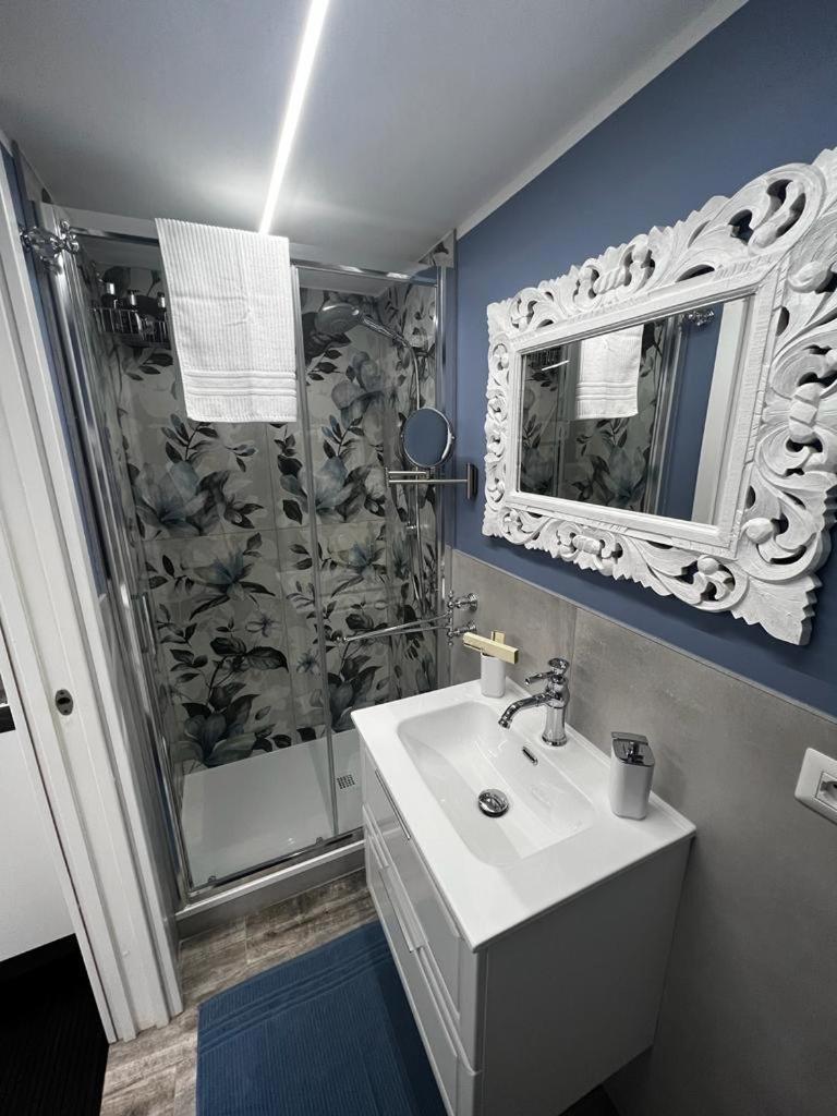 Leopardi House 3 Apartment